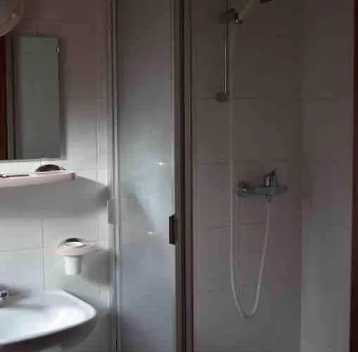 With Stunning Views, Ideally Located, Deer Nearby, Ideal For Families, Not Suitable For Groups Chalet La Tzoumaz